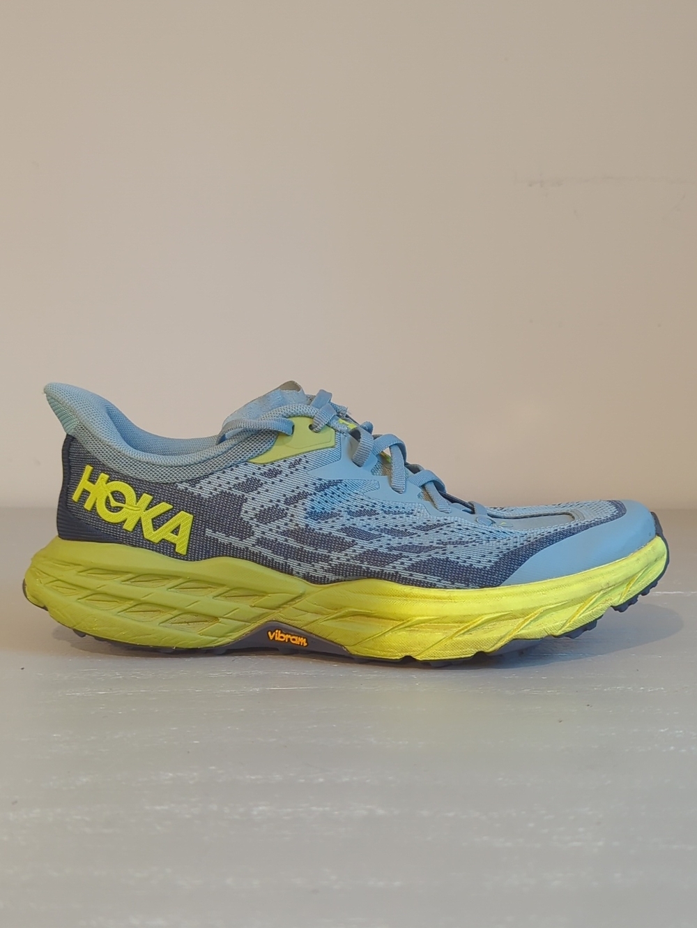Hoka Speedgoat 5 Men's Trail Running Sneaker size 8D Hiking